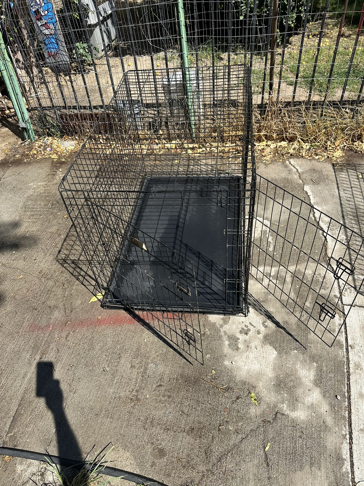 XL Dog Crate Good Condition