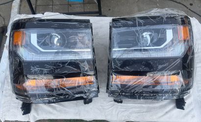 16-18 Chevy Silverado Black Projector LED Strip Headlights
