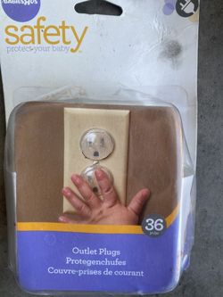 Baby safety outlet plugs