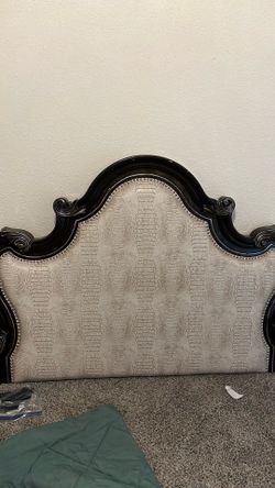 Queen head board