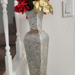 IRON VASE 