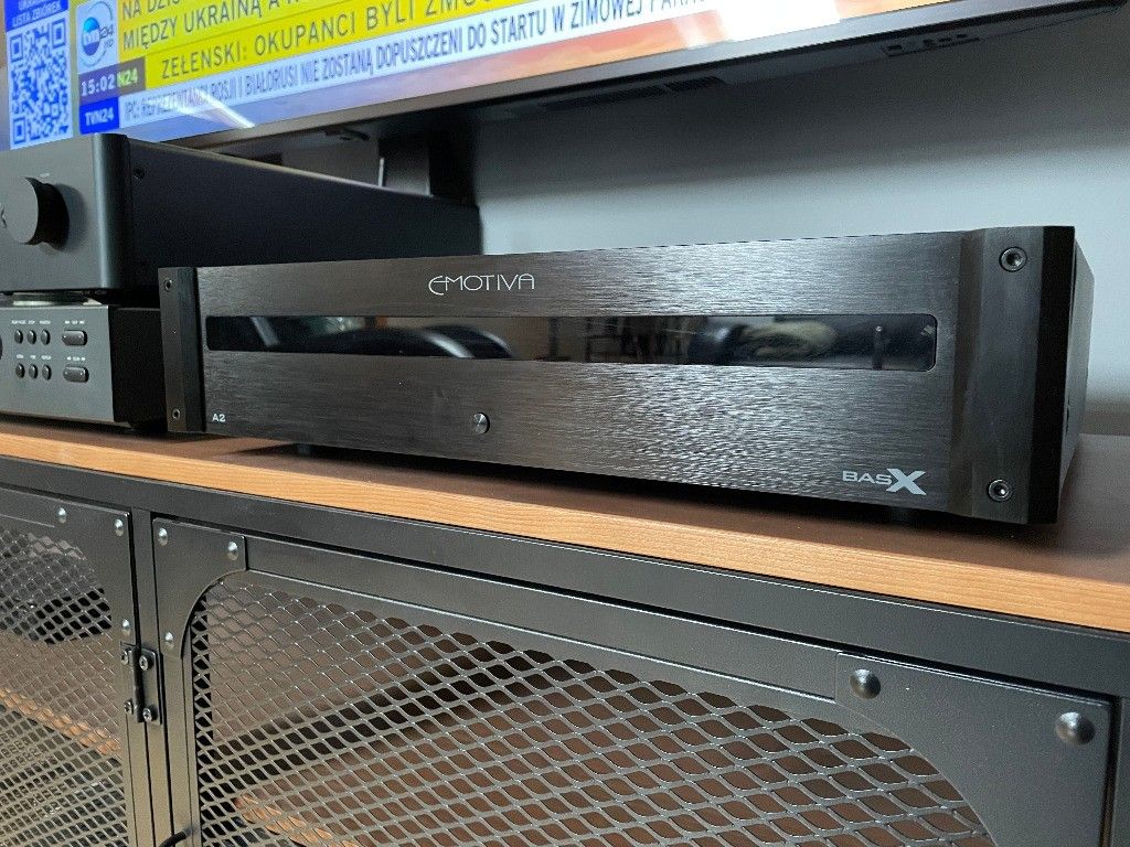Emotiva BasX A2 160 Watt 2 Channel Black Stereo Amplifier in Excellent Condition