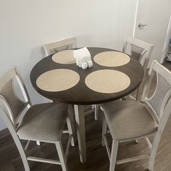 Table with 4 chairs