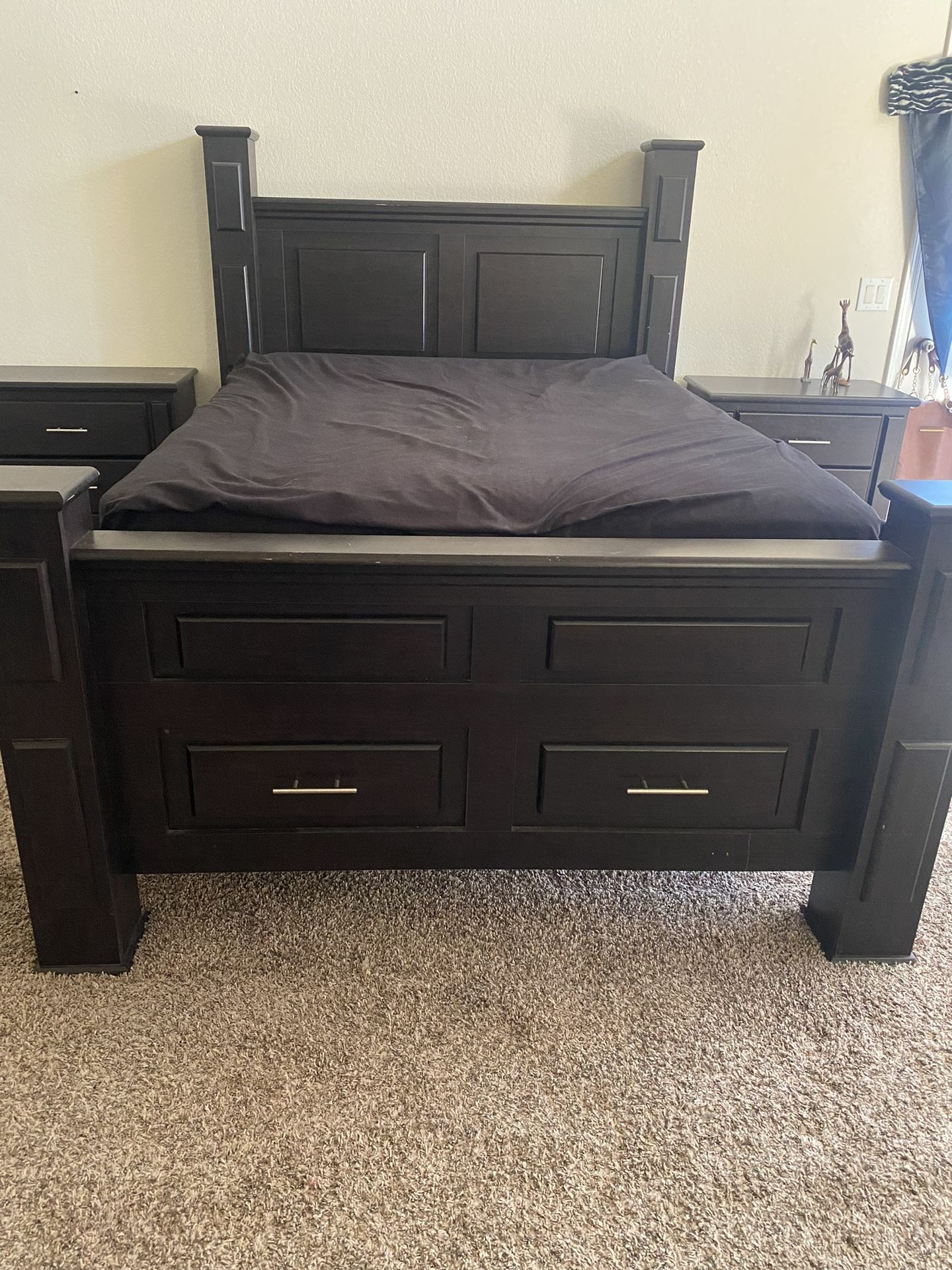 Queen Bed Set