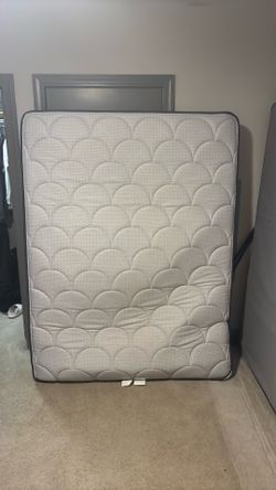 Serta perfectsleeper queen bed and bedframe