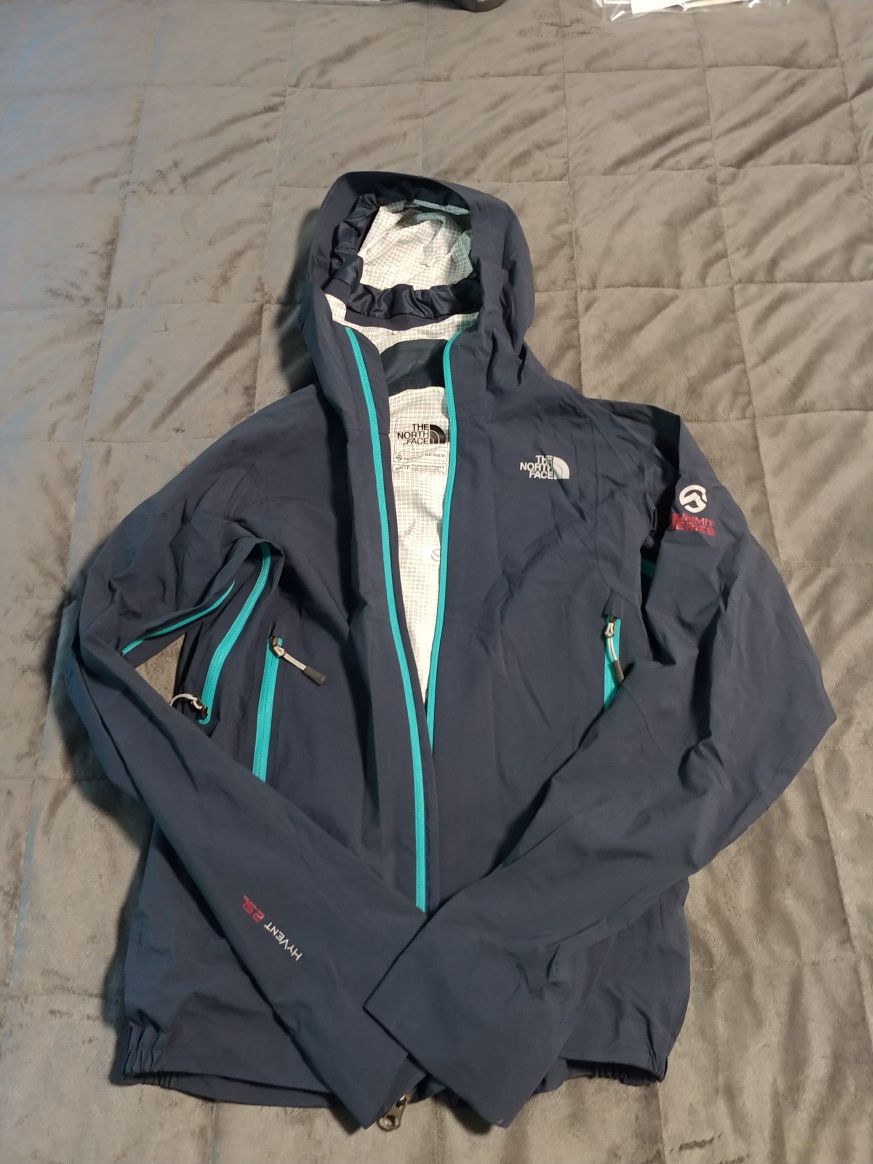 North Face Summit Series HyVent 2.5L xs Rain Jacket