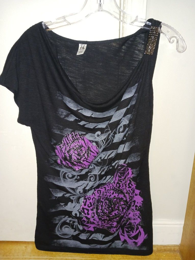 Really Pretty Ladies Size Large Top 