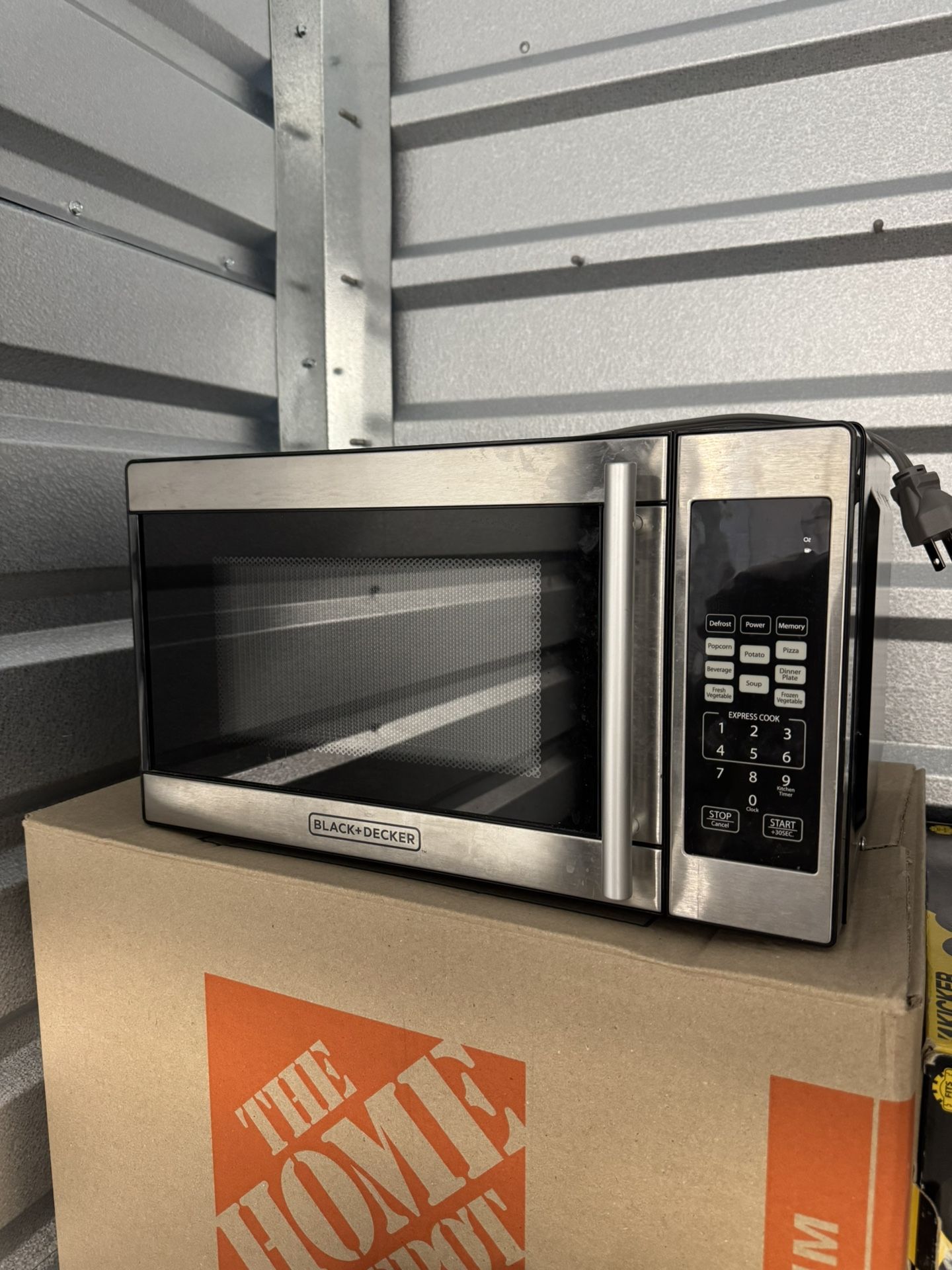 Black + Decker Microwave