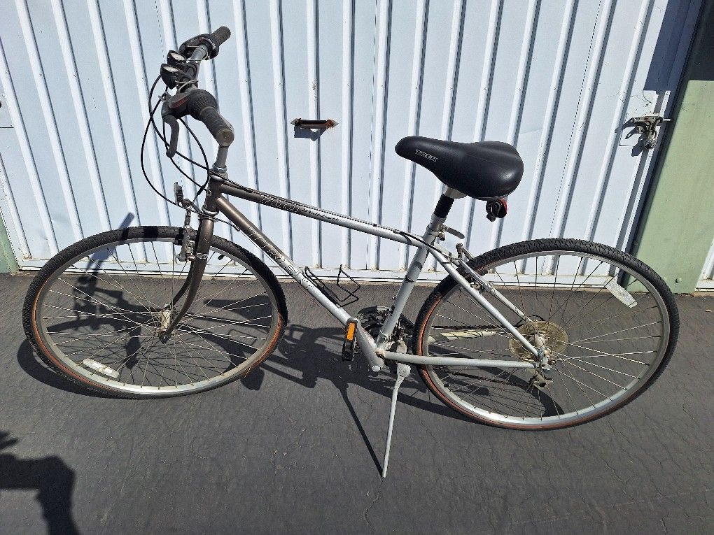 Trek multitrack 700 Bike