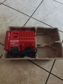 Milwaukee battery charger