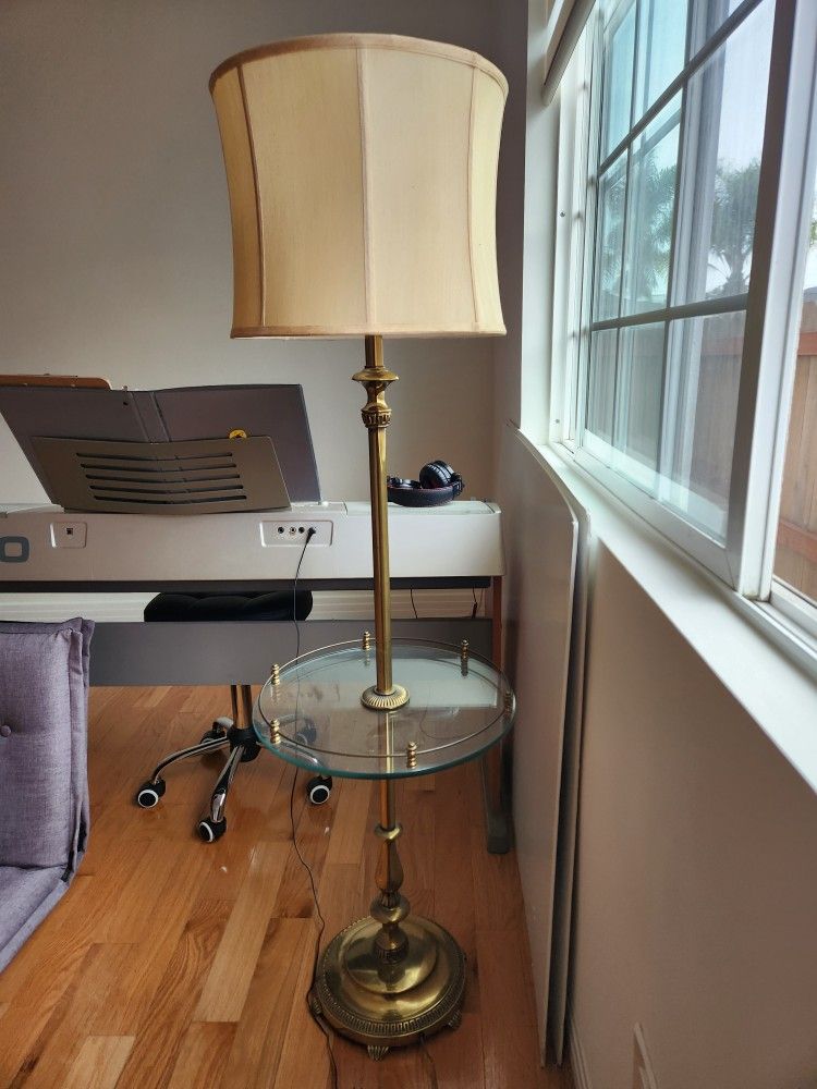 Vintage Brass Floor Lamp. Floor Lamp w/Table