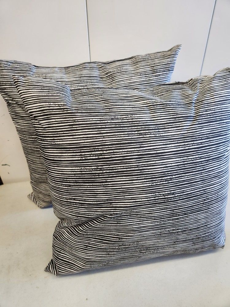 Blk/White Stripe Indoor/Outdoor Pillows 