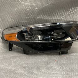 2020,2021,2022,2023 Ford Explorer Right Headlight