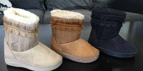 Infant sizes 4, 5, 6, 7, 8, 9 $10 each