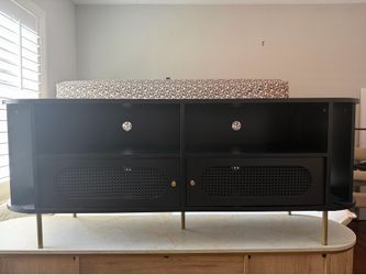 📺 Modern TV Stand / Media Console – $225