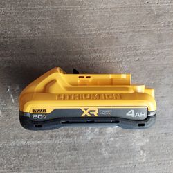 New Dewalt POWERSTACK battery 4.0Ah 20V.