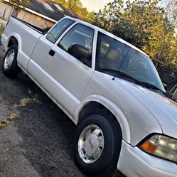 2003 gmc sonoma (please read deception)