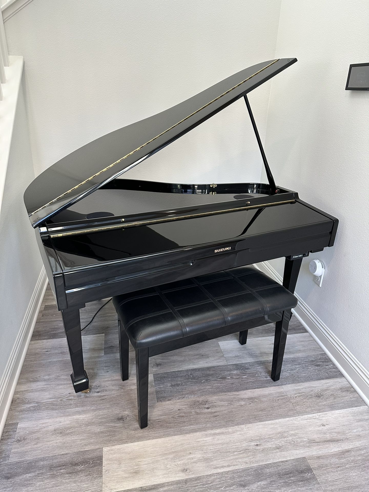 Suzuki GP-3 Mini Grand Piano Black