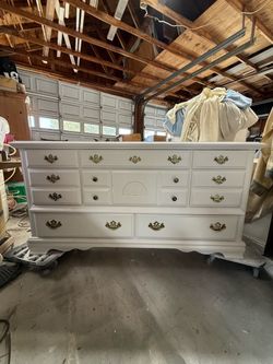 8 Drawer White Dresser