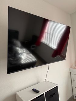 55 in Hisense Roku Tv