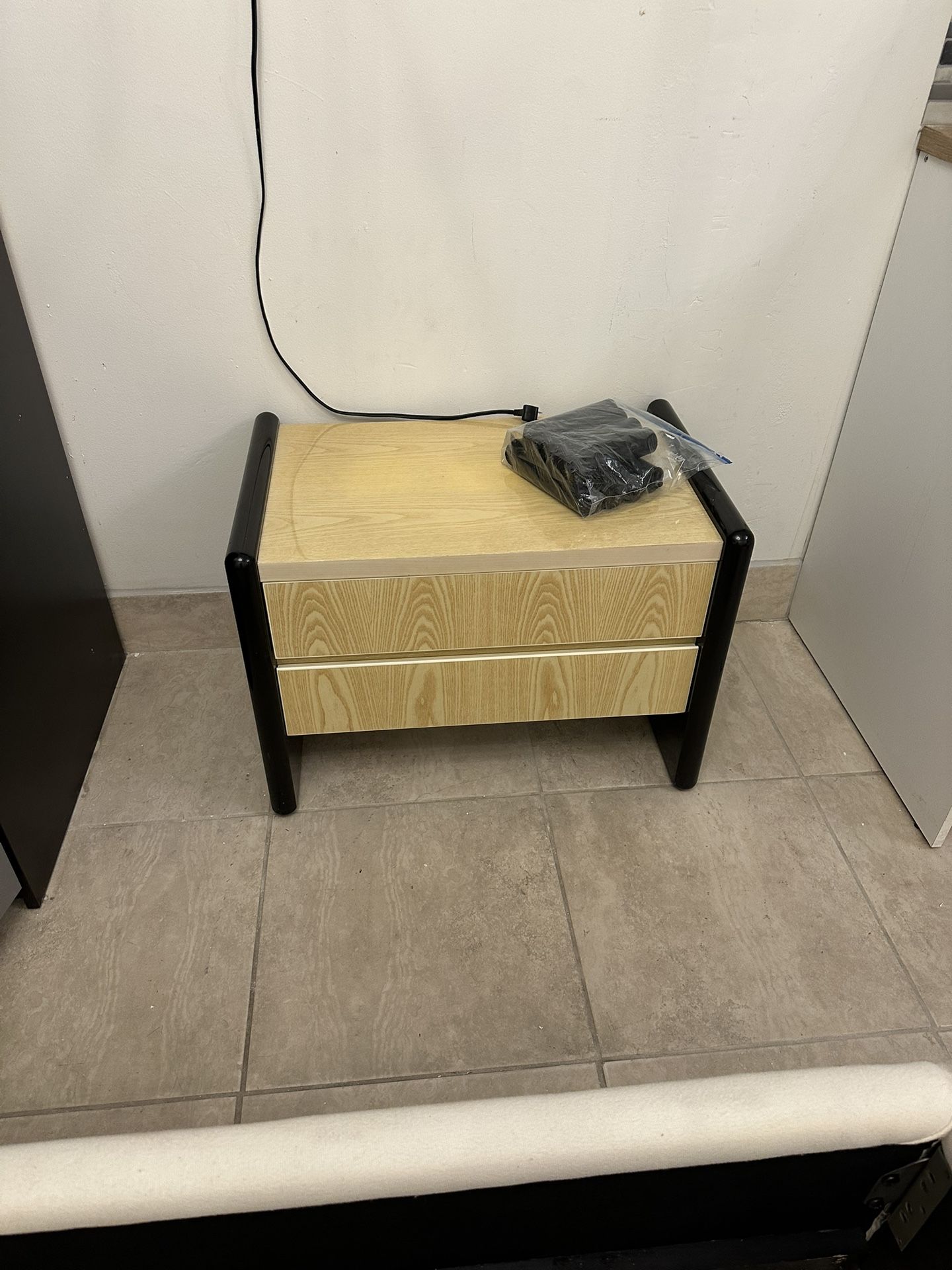 2 Side Tables