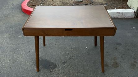 Desk nice hood
