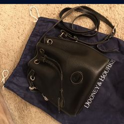 New black Dooney and Bourke leather purse