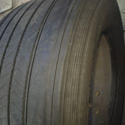 SUPER SINGLE SEMI TIRE FOR TRAILER PREFERRED CAN BE USE ON DRIVES