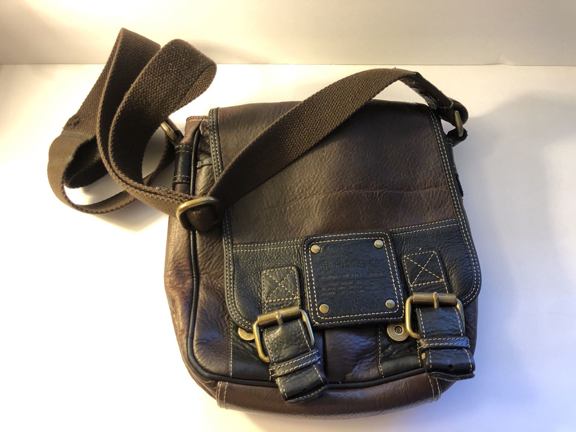 FOSSIL 54 Messenger Crossbody Shoulder Bag Pebbled Leather