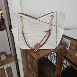 Micheal Kors Jet Set Travel Bag With Wallet