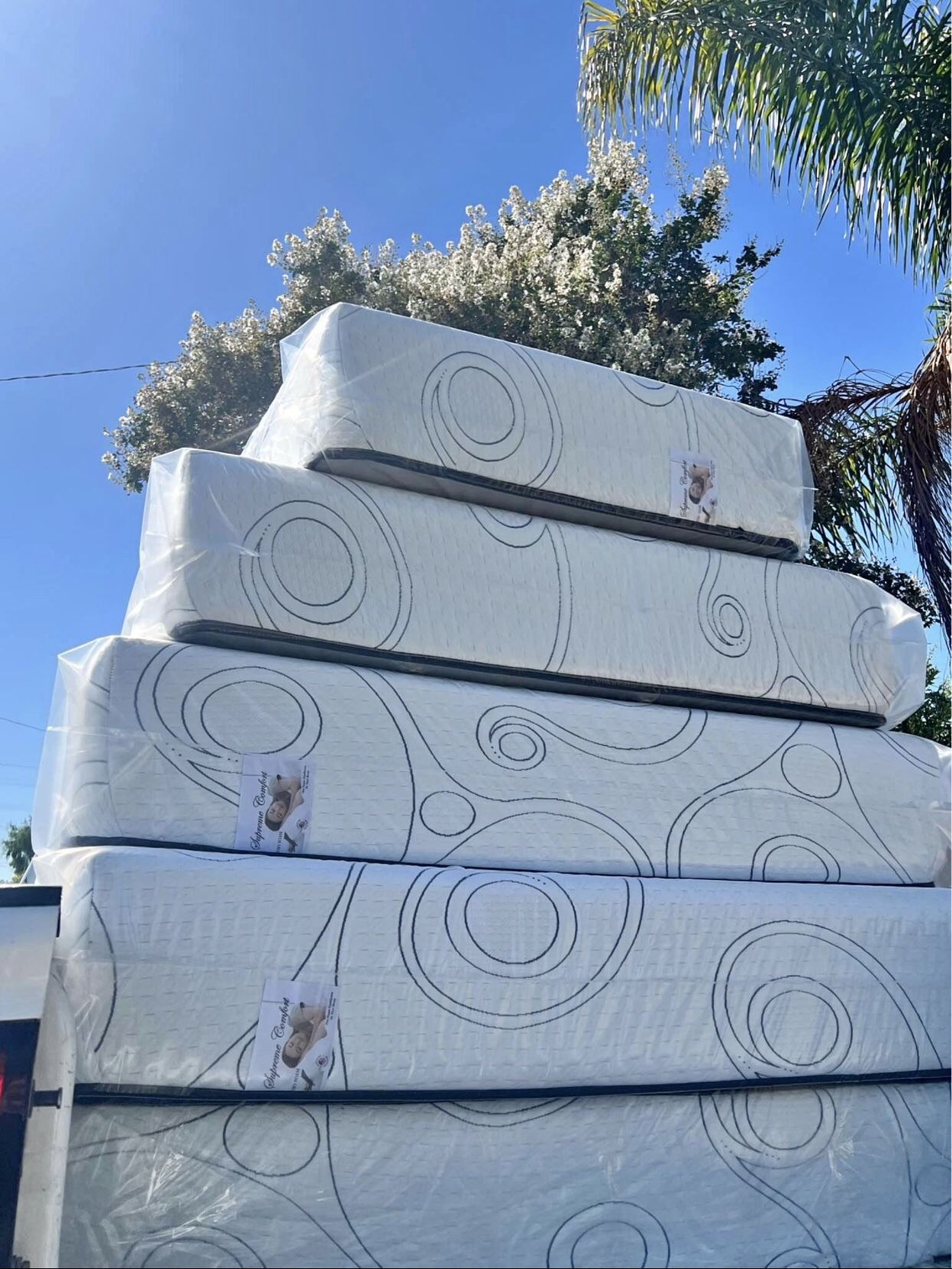 Queen Size Memory Foam Gel Mattress New