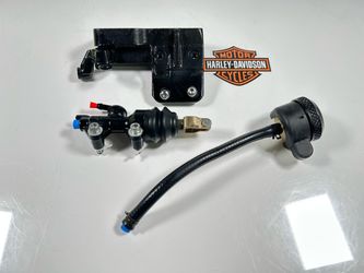 04-06 Harley Davidson Sportster 883/1200 OEM Rear Master Cylinder Black.OBO. SM9KNT0598