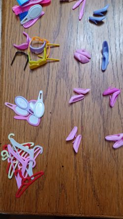 Vintage Barbie Accessories And Shoes 