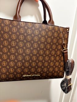 Adrienne Vittadini purse