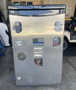 Mini Fridge $25