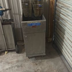 Commercial Gas Fryer. 