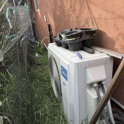 Midea AC Cooling and Heat Unit