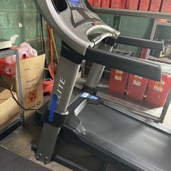 Treadmill Horizont With Speakers, Port USB,incline 15% And Connected WiFi 