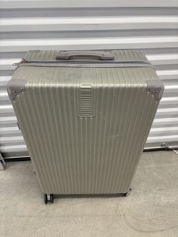 hardshell spinner suitcase 28”
