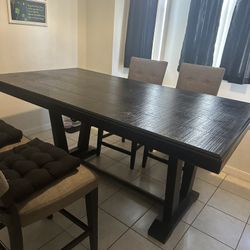 Dinning Room Table With 4 Chairs