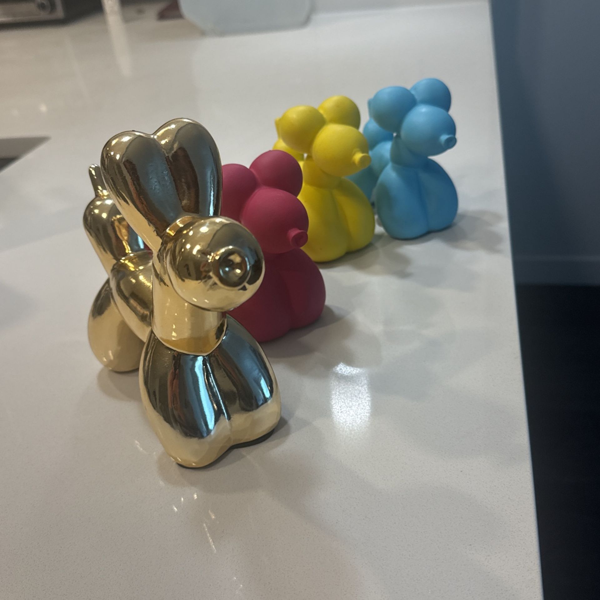Selling Balloon Dog Sculptures