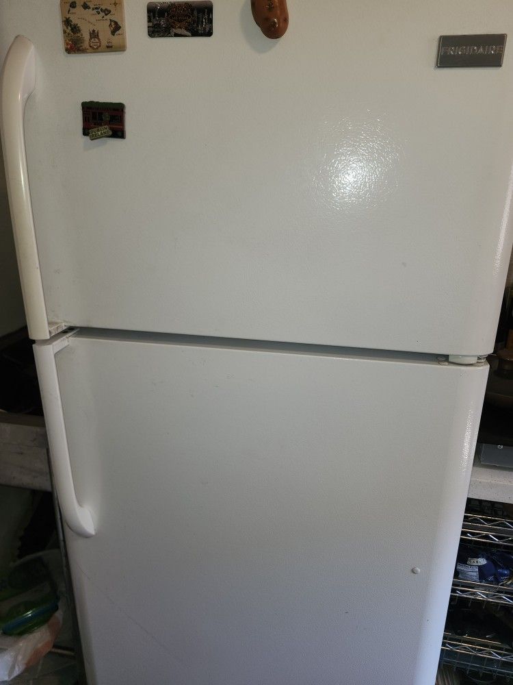 Refrigerator 