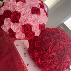 Ramos De Rosa’s Eternas