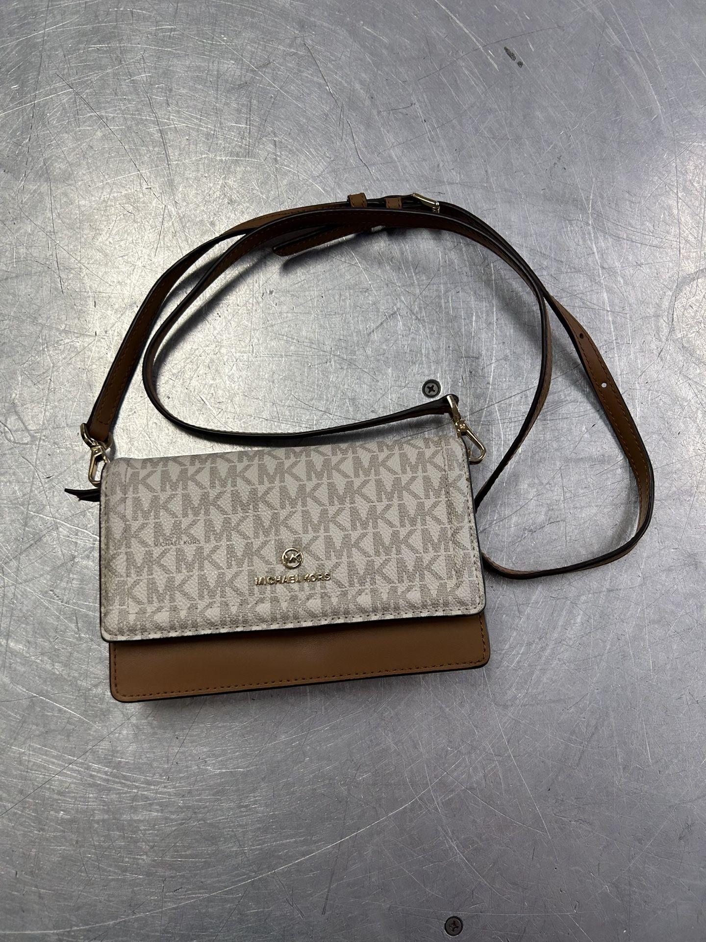 96091 Michael Kors 32S1GT9C2B Jet Set Convertible Cross Body 589924