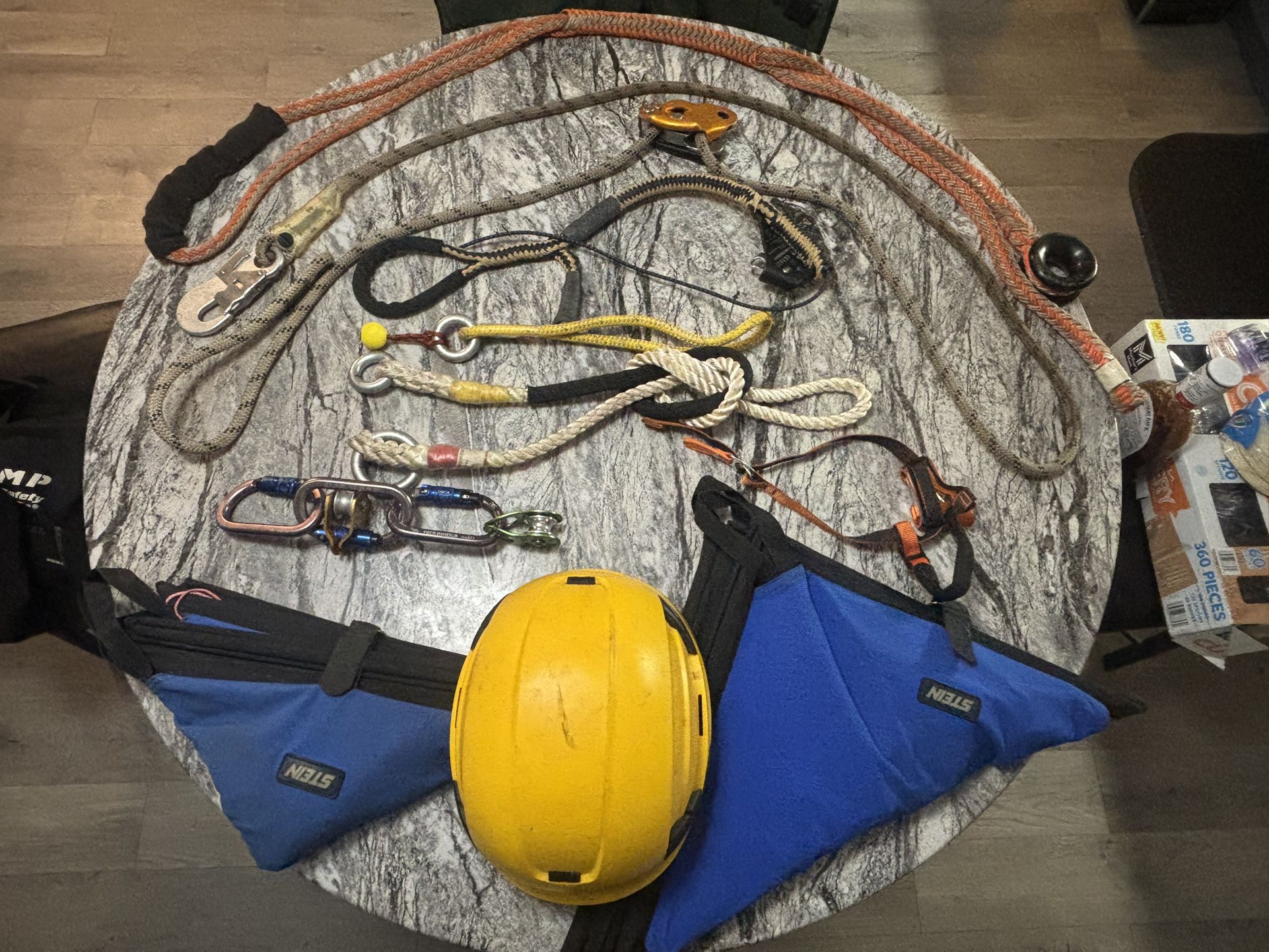 Para cortadores de palo, o para gente que haga Roofing, el equipo completo 200 pesos mejor oferta