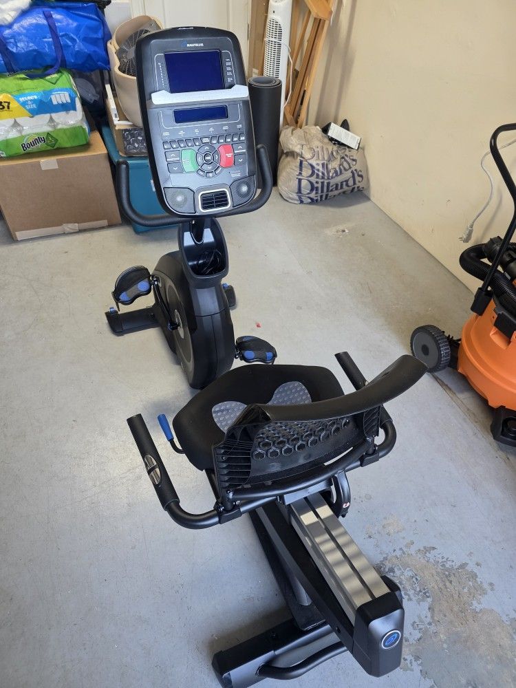 Nautilus R618 Exercise Bike