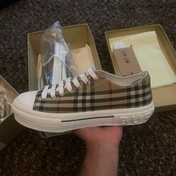 Burberry Shoes 