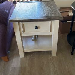 End Table/night Stand