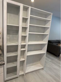 WHITE SHELF- GLASS DOOR