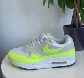 Women Size 9 Nike Air Max 1 '87 Volt Neon Green Highlight Suede Shoes